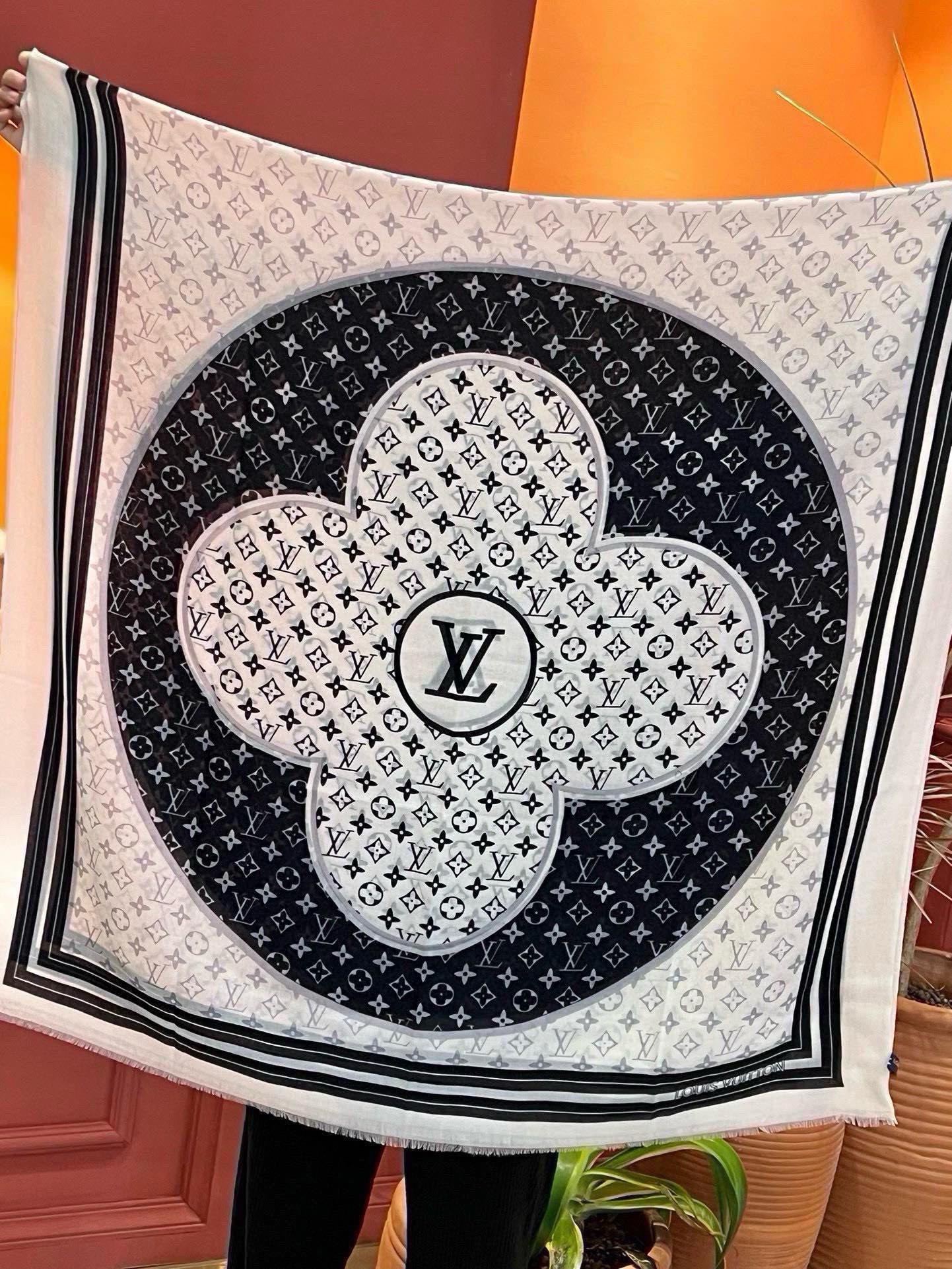 Louis Vuitton Scarf